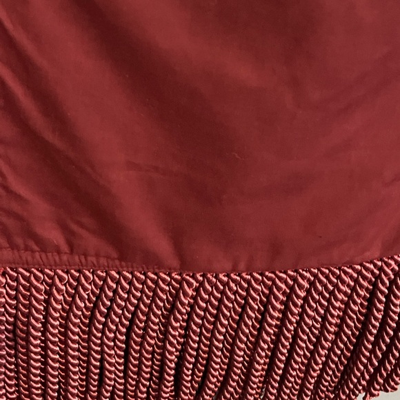 TABLE RUNNER SIZE 82” LONG COLOR FLORAL PRE-OWNED CONDITION GENTLY USED… - Picture 11 of 13